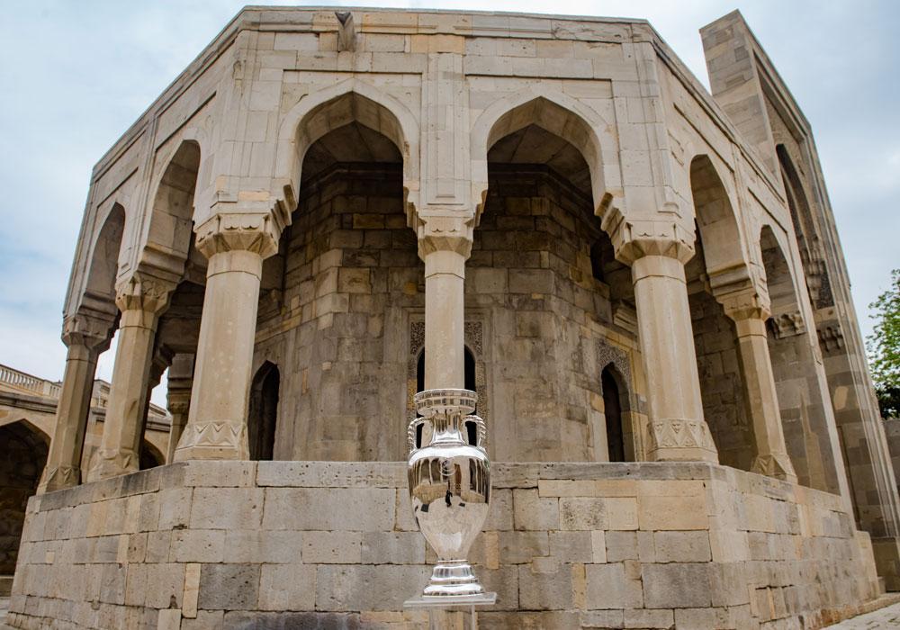 &ldquo;Anri Delone&rdquo; Bakını gəzir &ndash; FOTO